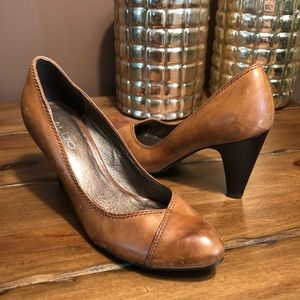 ALDO Brown Leather Almond Toe Heels 38 7.5